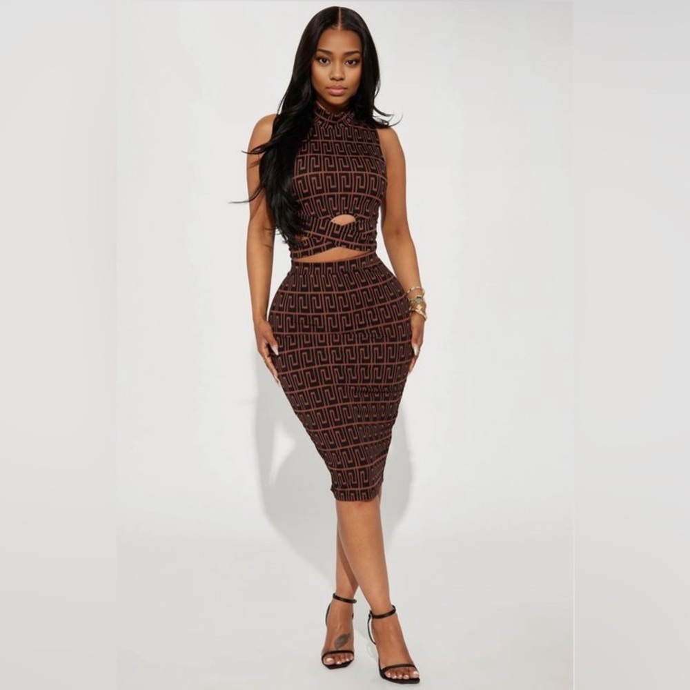 BROWN/BLACK PRINT DESIGN RIBBED MOCK NECK CUT OUT TOP & MIDI SKIRT SET